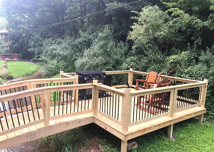 Smokey Max Cabin